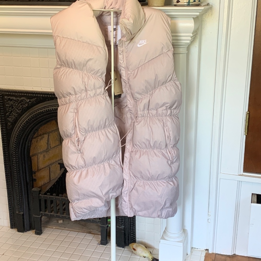 Nike Windpuffer long therma fit puffer vest. NWT. Retail 200 - Picture 4 of 7